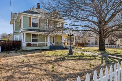 819 S Crockett Street, Sherman TX 75090 - Photo 2