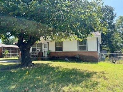 1313 S Rockwall Avenue, Terrell TX 75160 - Photo 2