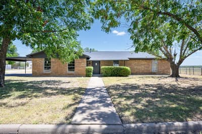 2201 SE 22nd Avenue, Mineral Wells TX 76067 - Photo 2