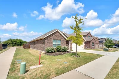 8913 Lantana Meadow Drive, Fort Worth TX 76131 - Photo 2