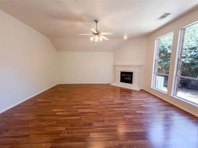 8526 Vista Grande Drive, Dallas TX 75249 - Photo 3