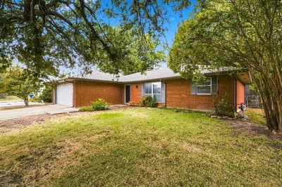 809 S Atkerson Lane, Euless TX 76040 - Photo 3
