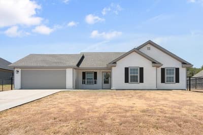 624 Lunar Circle, Granbury TX 76049 - Photo 2