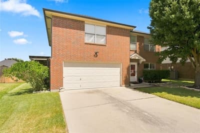 4917 Trail Hollow Drive, Fort Worth TX 76244 - Photo 2