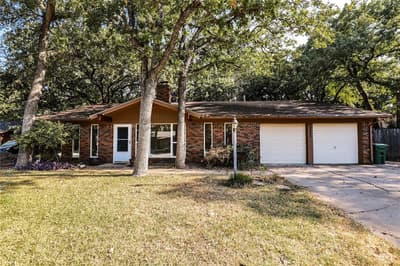 1233 Kathryn Street, Hurst TX 76053