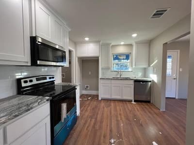 1210 S Travis Avenue, Denison TX 75021 - Photo 2
