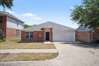 2640 Pioneer Bluffs Road, Balch Springs TX 75181 - Photo 2