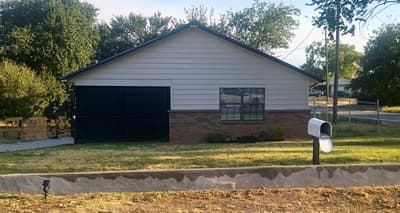 739 W Pine Street, Jacksboro TX 76458 - Photo 2