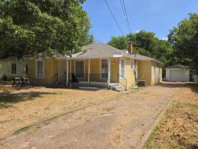 1033 Lockhart, Sherman TX 75092