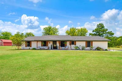 19 County Road 43040, Powderly TX 75473