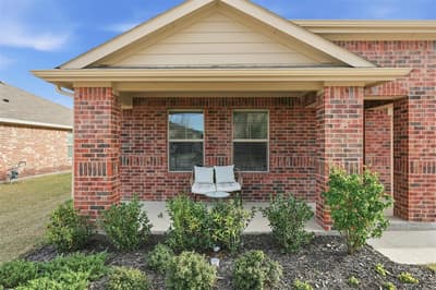 613 Whitecomb Lane, Justin TX 76247
