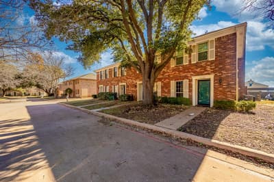 7337 Kingswood Circle, Fort Worth TX 76133 - Photo 2