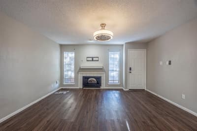 7337 Kingswood Circle, Fort Worth TX 76133 - Photo 4
