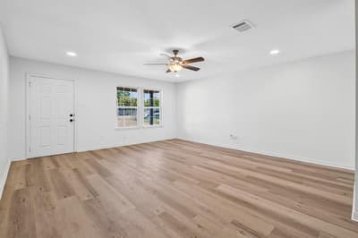 4920 S Peachtree Road, Balch Springs TX 75180 - Photo 2