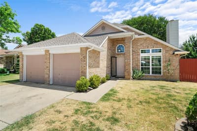 6315 Fairlane Drive, Arlington TX 76001 - Photo 3