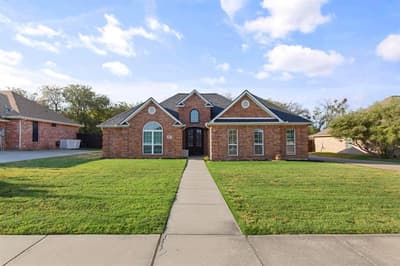417 Valley View Lane, Krum TX 76249