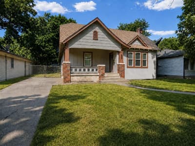 719 N Barnett Avenue, Dallas TX 75211 - Photo 2