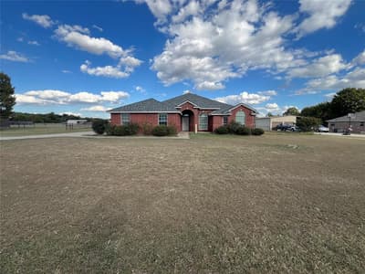 104 Cinnamon Court, Weatherford TX 76088 - Photo 2