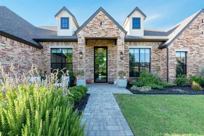 631 San Saba W, Midlothian TX 76065 - Photo 2