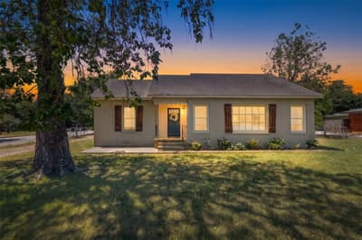805 S Tyler Street, McGregor TX 76657 - Photo 2