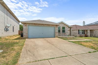 8421 Cotton Valley Lane, Arlington TX 76002 - Photo 3