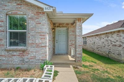8421 Cotton Valley Lane, Arlington TX 76002 - Photo 4