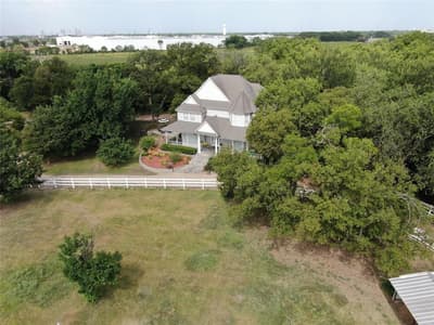 2600 Rosebud Lane, Richland Hills TX 76118 - Photo 2
