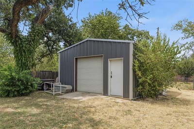 1303 Avenue D, Brownwood TX 76801 - Photo 2