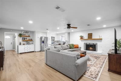 213 Wilshire Drive, Euless TX 76040