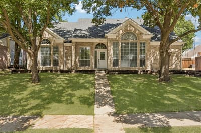 8113 Pickard Drive, Rowlett TX 75088
