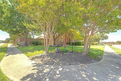 130 W Clubview Court, Murphy TX 75094 - Photo 2