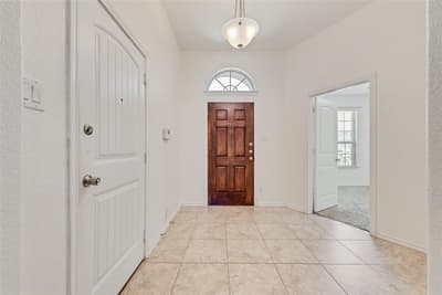 11321 Gold Canyon Drive, Fort Worth TX 76052 - Photo 2