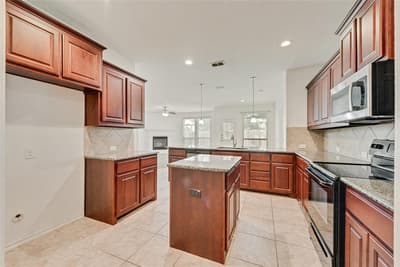 11321 Gold Canyon Drive, Fort Worth TX 76052 - Photo 5