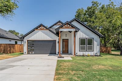 303 Hobbs Avenue, Boyd TX 76023
