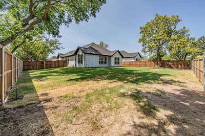 303 Hobbs Avenue, Boyd TX 76023 - Photo 5