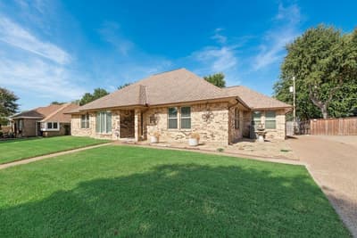 3713 Ridgewood Drive, Grand Prairie TX 75052 - Photo 2
