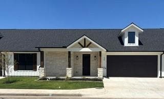 208 E Ewell Street, Granbury TX 76048