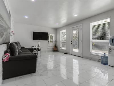 500 Oakwood Drive, Euless TX 76040 - Photo 2
