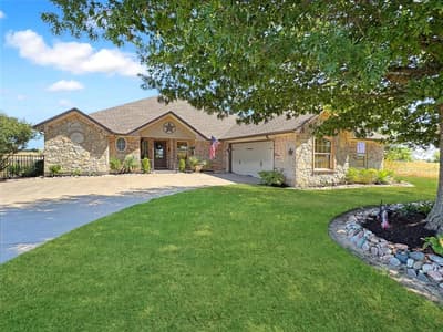 7205 Muirfield Drive, Cleburne TX 76033 - Photo 2