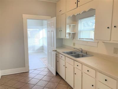 520 E Day Street, Denison TX 75021 - Photo 3
