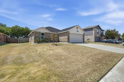 300 Deer Run Drive, Sanger TX 76266 - Photo 2