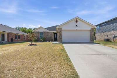 300 Deer Run Drive, Sanger TX 76266