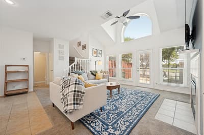 221 Cimarron Trail # 2, Irving TX 75063 - Photo 5