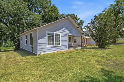 215 W Walker Street, Denison TX 75020 - Photo 2