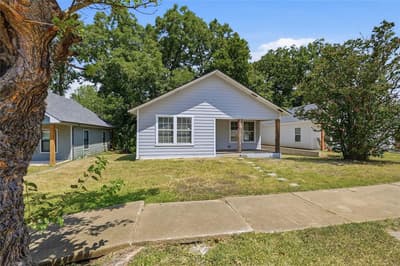 215 W Walker Street, Denison TX 75020 - Photo 3
