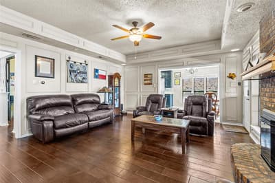 4219 Pleasant Oaks Court, Arlington TX 76016 - Photo 5