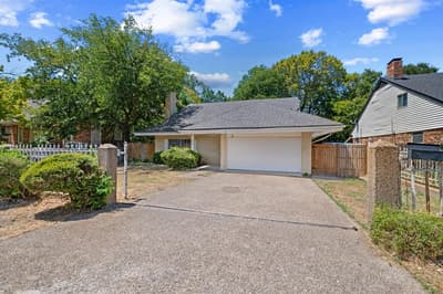 215 Johnson Drive, Duncanville TX 75116 - Photo 2