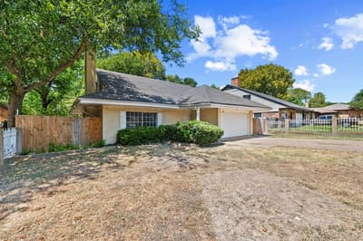 215 Johnson Drive, Duncanville TX 75116