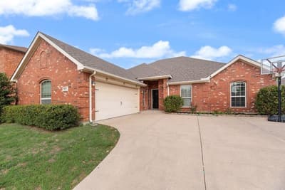 1517 White Willow Lane, Arlington TX 76002 - Photo 3