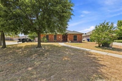 937 Behrens Court, Crowley TX 76036 - Photo 2